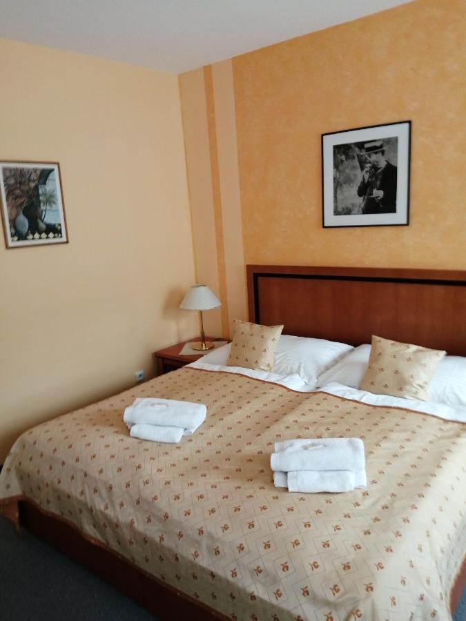 Apartmany Cesky Dvur Mariánské Lázně Exterior foto